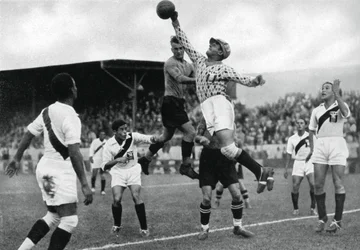 Peruaans Olympisch voetbalteam in actie, Olympische Spelen van Berlijn, 1936