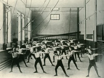 Lichamelijke oefeningen bij de Koninklijke Instelling voor Doven en Slechthorenden, Friar Gate, Derby, 1902