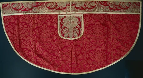 Priesters rode koorkap, Orphrey en kap