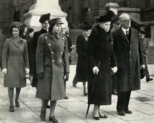 Koningin Mary, Prinses Elizabeth, Prinses Margaret, Wapenstilstandsdag