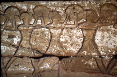 Reliëf van soldaten, Tempel van Ramses III, Medinat Habu, Luxor, Egypte, ca. 12e eeuw v.Chr.
