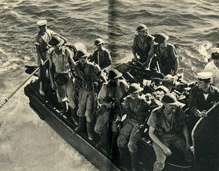 Terugkeer van een landingsploeg van Royal Marines, Tweede Wereldoorlog, ca. 1939-ca. 1943, 1944