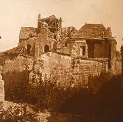 Verwoeste kerk, Beaumont-sur-Vesle, Noord-Frankrijk, ca. 1914-ca. 1918