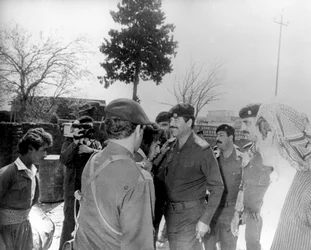 Saddam Hoessein op rondreis door het land, Irak, 1987