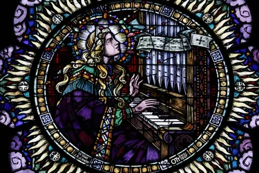 Saint-Pierre le Jeune Katholieke Kerk. Roosvenster. Sancta Cecilia, de patroonheilige van de muzikanten. Straatsburg, Frankrijk