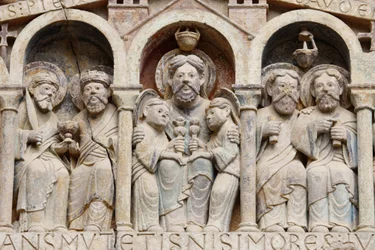 Timpaan van de Sainte Foy abdijkerk: Abraham, Conques, Frankrijk