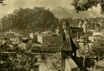 Salzburg vanaf de Kapuzinerberg, Oostenrijk, c1935