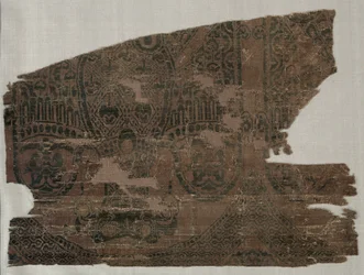 Samiet fragmenten met dubbelkoppige adelaars, uit het graf van Sint Bernard Calvo, 1200-1243