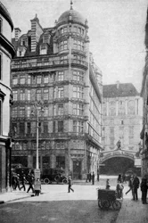 Savoy Hotel en Theater aan de overkant van de Strand vanaf Norfolk Street, Londen, ca. 1930s