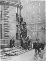 Brandweer van bedienden bij het Hotel Cecil, Londen, ca. 1903