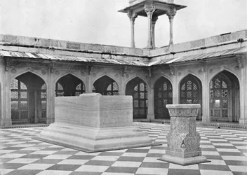 Sikandra. Het Graf van Akbar. Monument op Dak, ca. 1910
