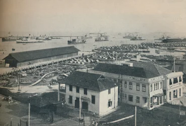 De haven van Singapore is altijd vol met schepen van vele typen en nationaliteiten, 1937