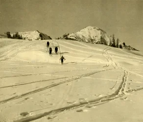 Skiën in de Totes Gebirge bergen, Oostenrijk, ca. 1935