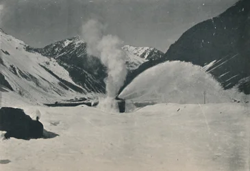Sneeuwploeg aan het werk in de Andes, 1916