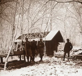 Soldaten in de sneeuw, Forêt de la Reine, Frankrijk, c1914-c1918