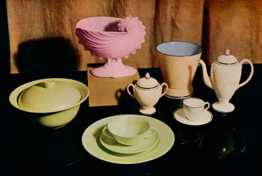 Enkele van de nieuwste producten van de Wedgwood Etruria fabriek, 1936