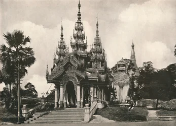 Zuidelijke ingang naar Shwe Dagon Pagoda, Rangoon, 1900