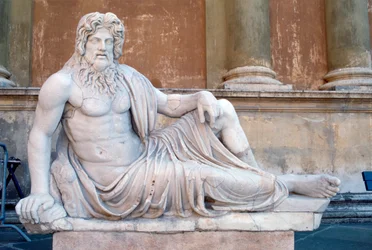 Standbeeld, Hof van de Pigna, Vaticaan, Rome