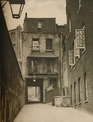 Strand Lane en de ingang naar het Romeinse bad, ca. 1935