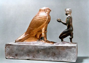 Taharqa voor de valk Hemen, Oud-Egyptisch, 7e eeuw v.Chr.