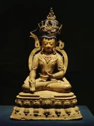 Tathagata Ratnasambhava / Beeldhouwwerk, 1300 n. Chr.