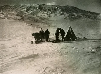 Het kamp 7000 voet op Mount Erebus, 1908, 1909