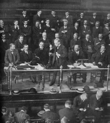 De Kolenslag: Mr. Lloyd George toespreekt de vertegenwoordigers van de mijnwerkers in Cardiff, 1915