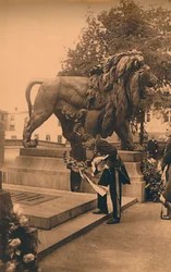 De Cubaanse minister legt een krans ter ere van de Onbekende Belgische Soldaat, Brussel, België, 1927