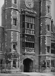 De ingang naar Cloisters onder Luptons Tower, 1926