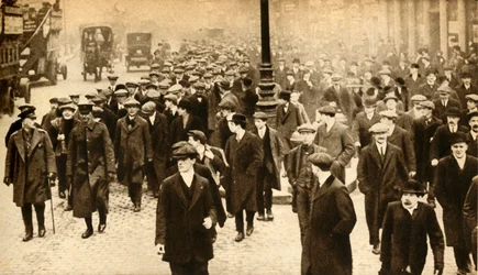 Het voetbalbataljon, Londen, Eerste Wereldoorlog