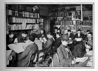 De Vrije Russische Bibliotheek en leeszaal, 15 Whitechapel Road, Stepney, Londen, c1901