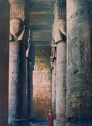 De grote hal, tempel van Hathor, Dendera, Egypte, 20e eeuw