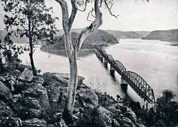De Hawkesbury-rivier en brug, ca. 1900