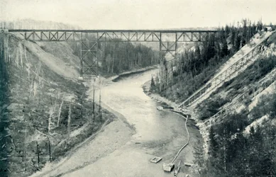 De Hoogste Brug ten Oosten van de Rocky Mountains