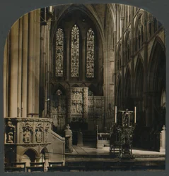De preekstoel en het koor van de Truro-kathedraal, Engeland