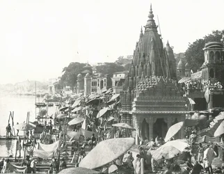 De Vishnu vijver en Ghat, Benares, India, 1895