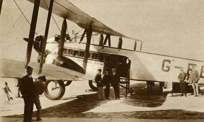De eerste Indiase luchtpost arriveert op Croydon Airport, Zuid-Londen, 1929