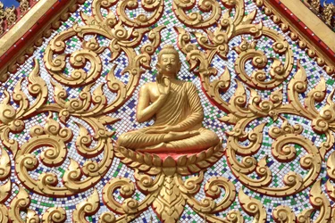 De eerste preek die Boeddha hield nadat hij de verlichting had bereikt. Wat Si Sou Mang Karam-tempel. Vang Vieng. Laos, 20151102, Vang Vieng, Laos