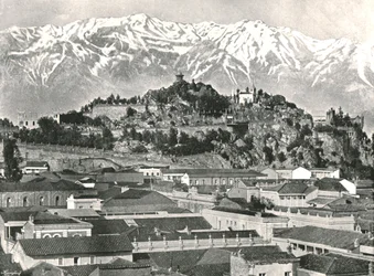 De heuvel van Santa Lucia met de Andes op de achtergrond, Santiago, Chili, 1895