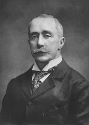 De overleden Sir Daniel Cooper, 1911