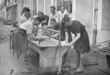 De ochtendtoilet op het continent, 1914