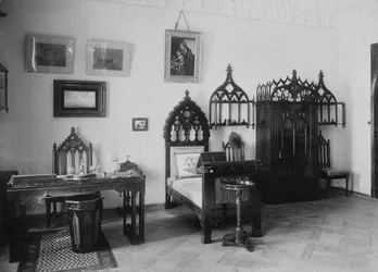 De studeerkamer in het Maryino landhuis, begin jaren 1920