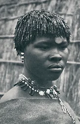 De vrouw van een Zuid-Afrikaanse stamhoofd