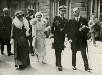 Hun Majesteiten in Edinburgh tijdens de Jubileumvieringen van Koning George V 1935, 1937