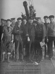 Hun schip rees uit het graf om te triomferen