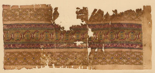 Tiraz met guilloche banden, 1100s