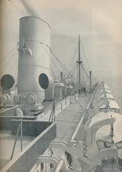 Bovendek van de Strathmore met moderne reddingsboten, 1936