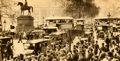 Verkeer op Trafalgar Square, Londen, 1933