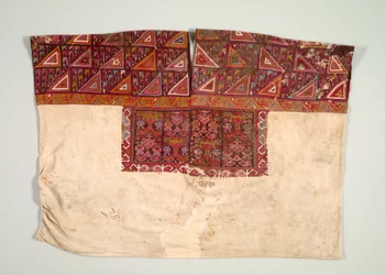 Tuniekhemd met tapijtgeweven juk, 650-850