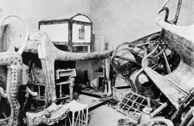 Uitzicht op de voorkamer van het graf van Toetanchamon, Vallei der Koningen, Egypte, 1922